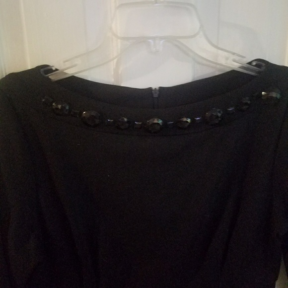 Sophisticated black dress - Picture 4 of 6